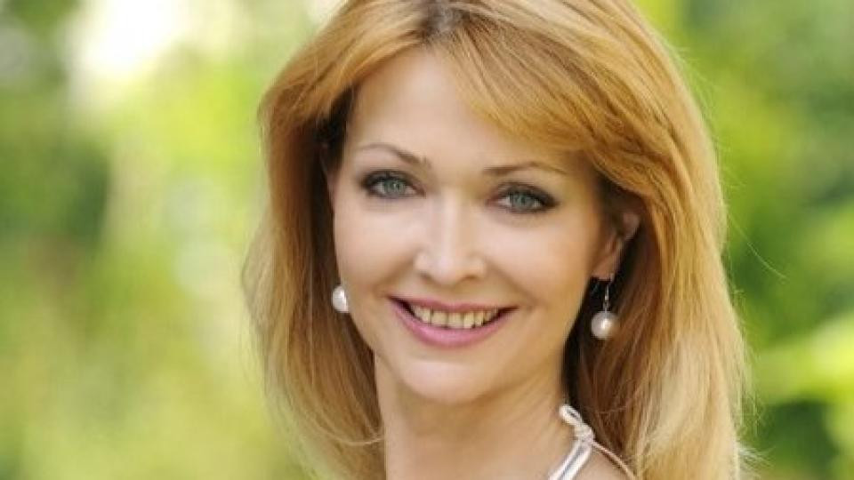 Резил на стари години: След почти 4 десетилетия брак мъжът на Росица Кирилова е отвратен!