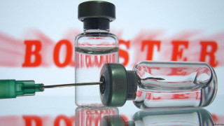 Страничните ефекти от трета доза на РНК-ваксините срещу Ковид-19 са сходни с тези при втората