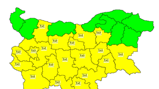Жълт код за значителни валежи за цялата страна днес