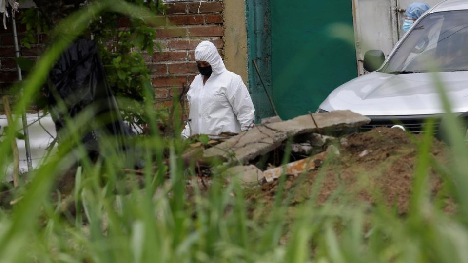 Салвадорски семейства получиха телата на близки, открити в „къща на ужасите“