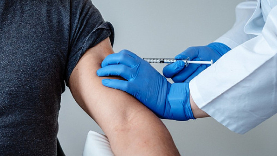 Технополис и Практикер откриват ваксинационни пунктове в 7 града