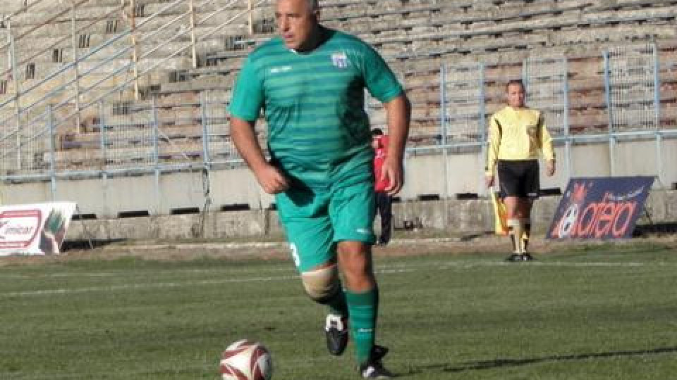 Бойко Борисов с два гола за ветераните на „Витоша“ в първия мач след оперцията