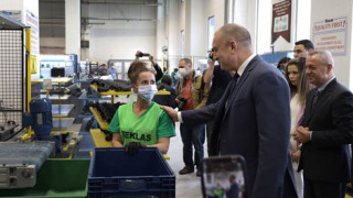 Президентът: За силна икономика ни трябва високотехнологично производство