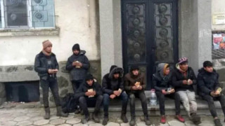 Съд за каналджия, хванат със 7 мигранти в колата