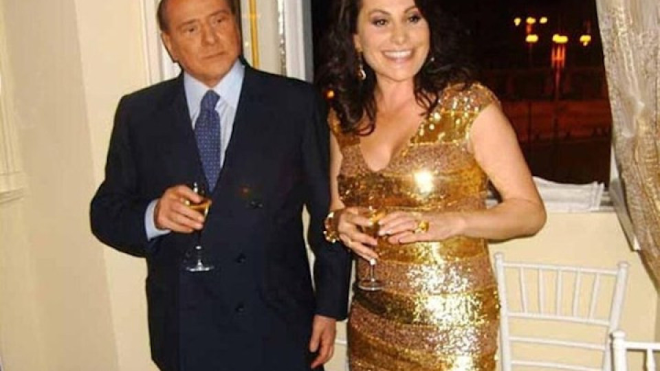 Берлускони в обятията на Дарина Павлова – с такъв кадър тя му честити рождения ден
