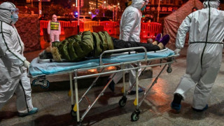 Експерти в Гърция се опасяват от двойна пандемия