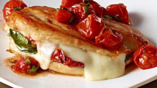 Пилешки гърди с моцарела
