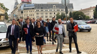 Интриги преди финала – БСП се регистрира и за вота за президент, Алгафари пуска загадъчен нов кандидат на ГЕРБ (Обзор)
