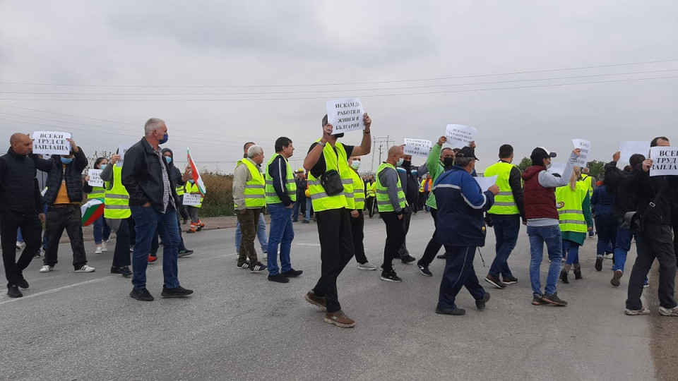 Протестиращи строители блокираха околовръстното на Пловдив