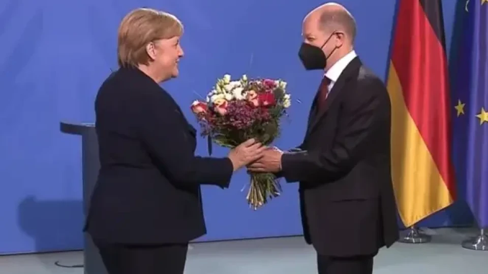 Меркел поздрави Олаф Шолц за успеха му на изборите
