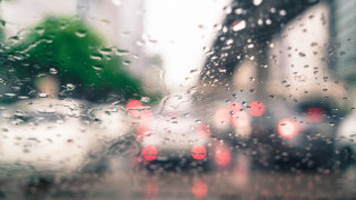 Слаб дъжд на места, облаци и температури до 14 градуса утре