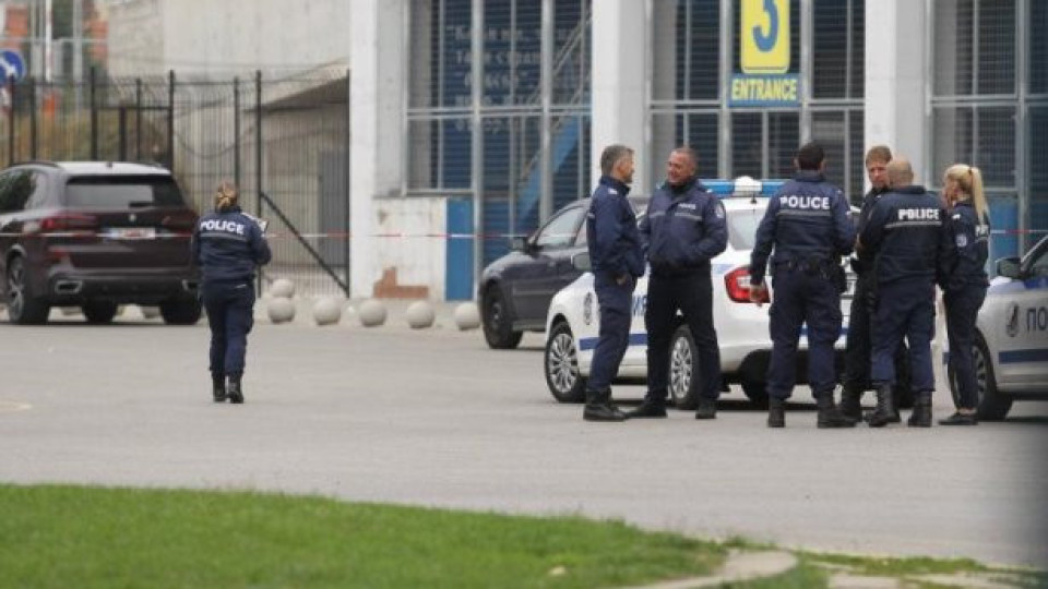 Криминално проявен е разстрелян пред стадиона на „Левски“