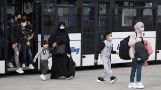 Гърция е изпратила в страни от ЕС хиляда непълнолетни мигранти