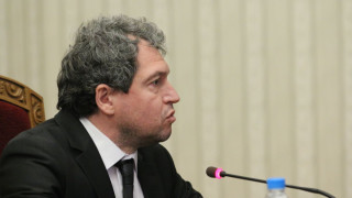 Тошко Йорданов гневен, хора на ДБ разпространявали фейк статус на Слави
