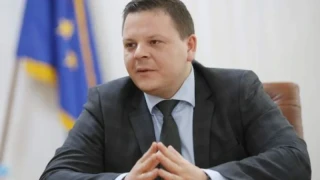 Транспортният министър за акцията със заседналия кораб: Престъпна безотговорност