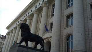 Съдът пусна данъчния с подкупа срещу гаранция от 5 хил. лв.