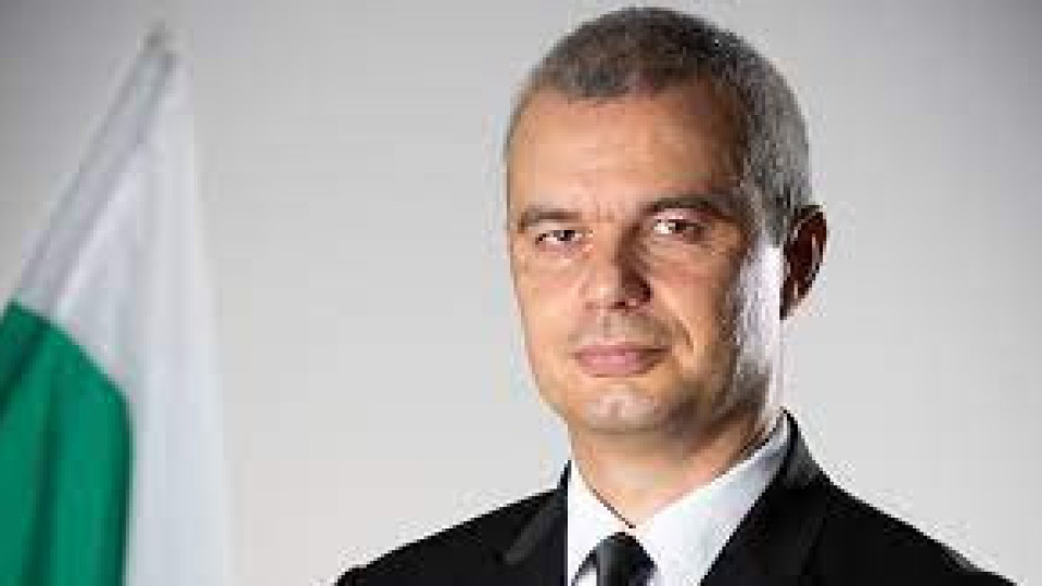 Лидерът на „Възраждане“ на разпит в полицията във Варна