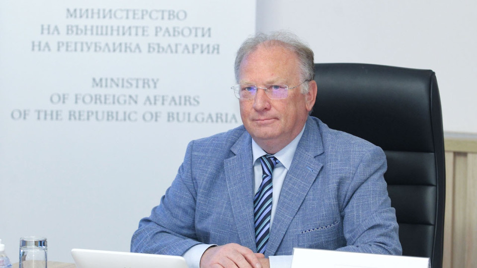 Министър Стоев: България се адаптира към изкуствения интелект