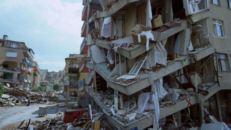 Поне 1000 жилища в района на земетресението на остров Крит са негодни за обитаване