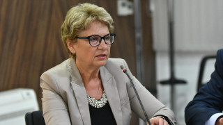 Виолета Комитова: Отсечки 1, 2 и 3 на магистрала „Хемус“ по договор трябва да бъдат завършени през 2024 г.