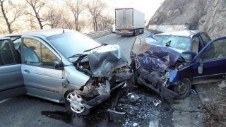 28 ранени в катастрофи за денонощие