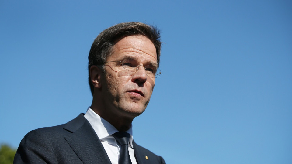 Марк Рюте уволни зам.-министърка заради критики срещу здравния пропуск