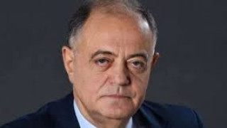 Ген.Ананас Атанасов: ДБ има хора да се изправят срещу Румен Радев