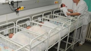 Допълнителните здравни дейности при новородени до 14 дни след изписване от болница ще се покриват от НЗОК