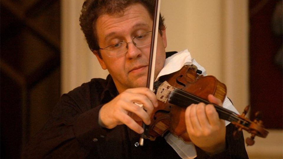 Веско Ешкенази с цигулка на 300 години в новия клип на Нели Рангелова
