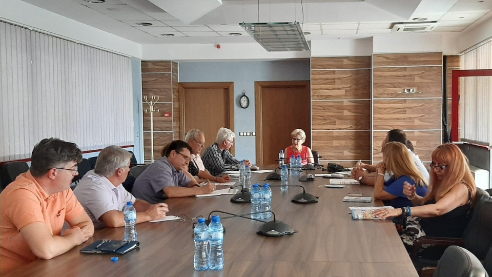 Министрите Комитова и Алексиев обсъдиха възможности за ускоряване на реализацията на жп обекти