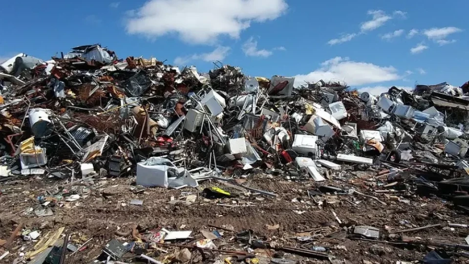Чистят на над 20 незаконни сметища край Благоевград