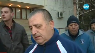 Маскирани чупят бухалка в главата на лихвар и го ограбват, после заживяват като в приказка