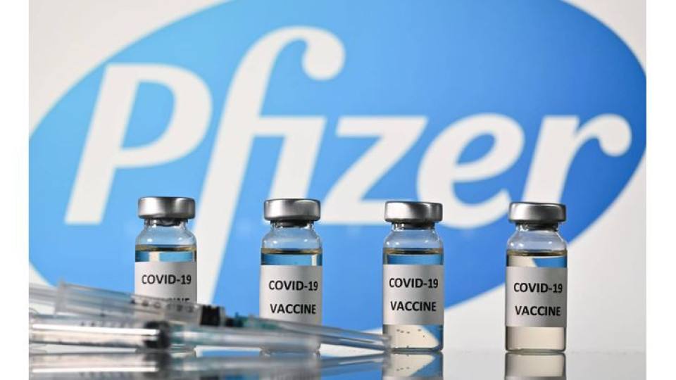 В САЩ одобриха трета доза от ваксината на „Пфайзер“ за възрастни над 65 г.