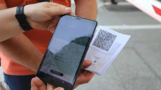 Черният пазар за фалшиви сертификати за ваксина у нас има дори бонуси за бедни