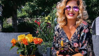 Катето Евро все още се радва на лятото от Гърция (Снимки)
