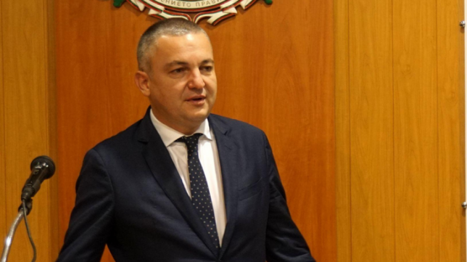 Привикват Иван Портних в прокуратурата