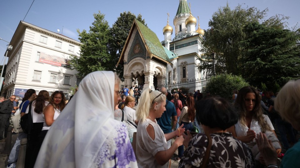 Москва изпраща нов предстоятел, за да отвори Руската църква в София