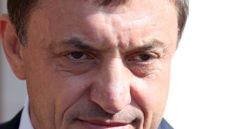 Защо се забави издаването на оръжието на Алексей Петров?