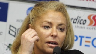 Бездарна егоистка и кофти майка! Хилда Казасян изгуби и дъщеря си, след като Пламен я изхвърли заслужено от живота си