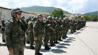 Закъсаха го здраво във военното министерство. Служебният премиер спря плащанията!