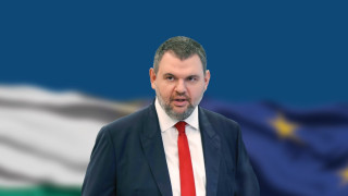 Делян Пеевски, лидер на ДПС и ПГ на ДПС-НОВО НАЧАЛО: На отговорността и дълга на лекарите, държавата да отговори с достойни възнаграждения. Честит празник!
