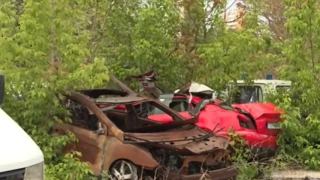 Сред смачкани автомобили: Абитуриенти получават напътствия как да шофират на бала