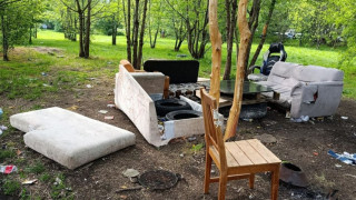 Тийнейджъри създават битак в София, местни се плашат от пожар