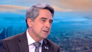 Говорещият чехъл отново на линия: Плевнелиев и вечната му мисия да ни обяснява какво да мислим