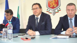 Нещо се мъти: Шефовете на МВР отлетяха за САЩ