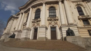 Тройно увеличени такси в СУ шокираха студентите