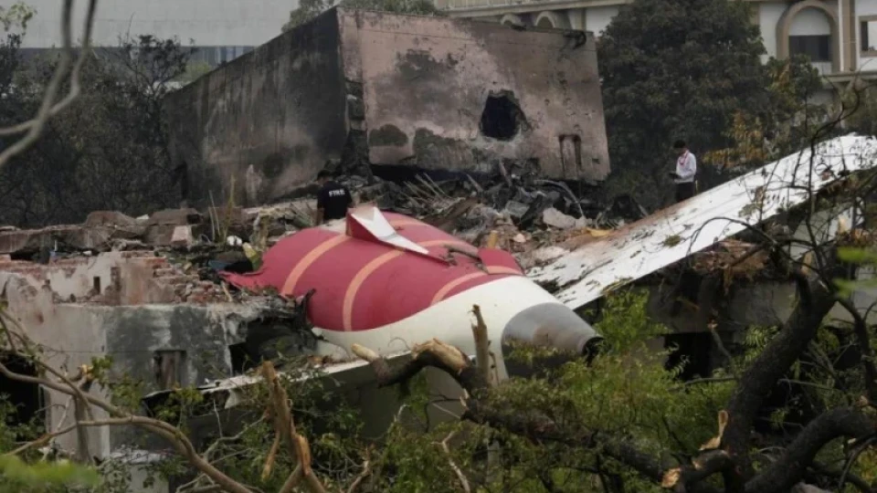 Разследването на самолетната катастрофа на Air India разкри причината за фаталната злополука Разследването на самолетната катастрофа на Air India разкри причината за фаталната злополука