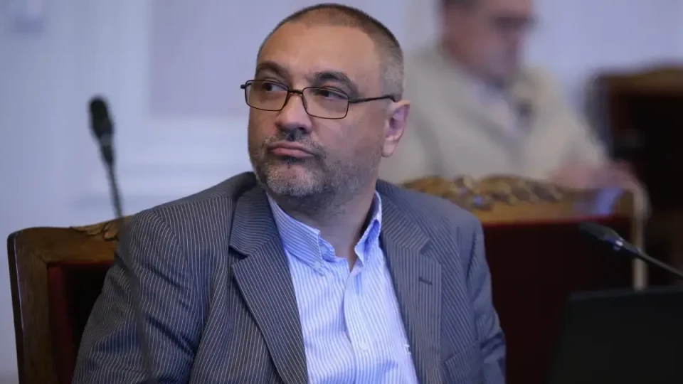 Проф. Чорбанов: Младите лекари искат да вземат специалност, но да не поемат никакъв ангажимент