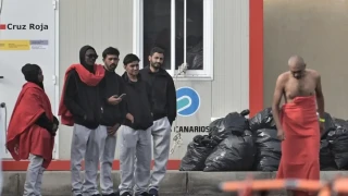 Канарските острови плащат 5 милиона евро за преместването на мигрантите от острова