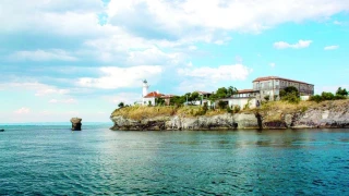 Водолази вадят вино на “Света Анастасия”